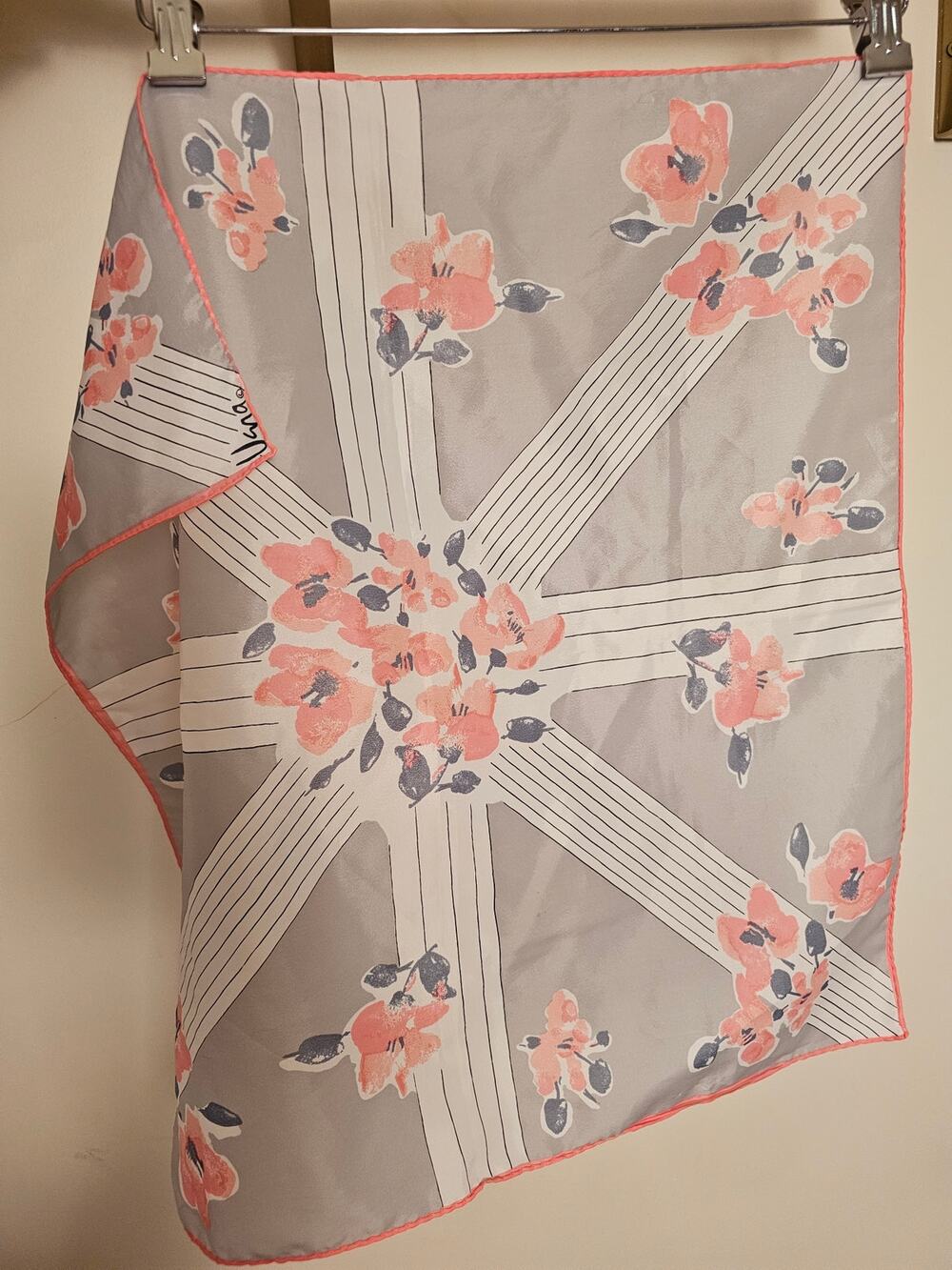 Vera Neumann 20" Square 60s/70s Ladies Scarf